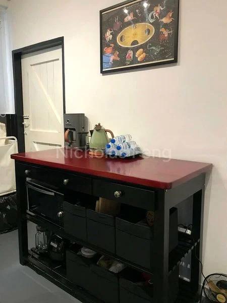 3 Bed Apartment (Condo) for Sale in  Sennett Estate - Image 2